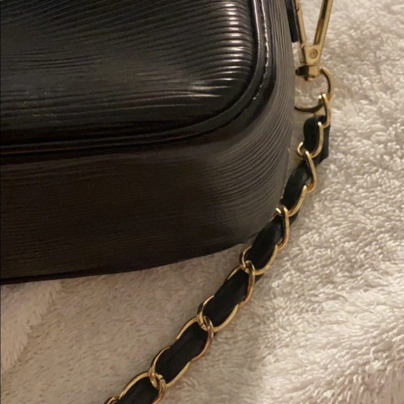 Authentic Louis Vuitton Trocadero Crossbody - Picture 6 of 8